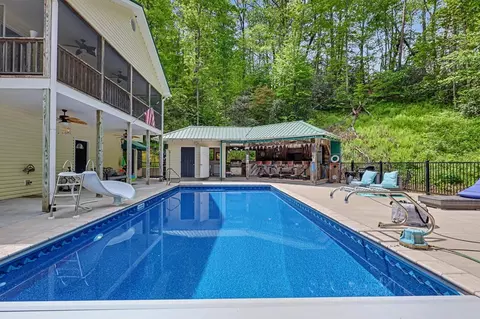 Exterior - 522 Fred Amos Rd, Murphy, NC 28906 photo 5 of 29