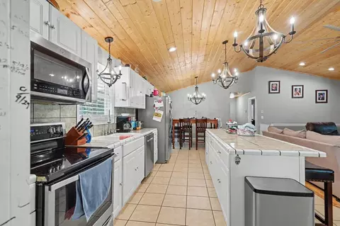 Kitchen - 522 Fred Amos Rd, Murphy, NC 28906 photo 3 of 5