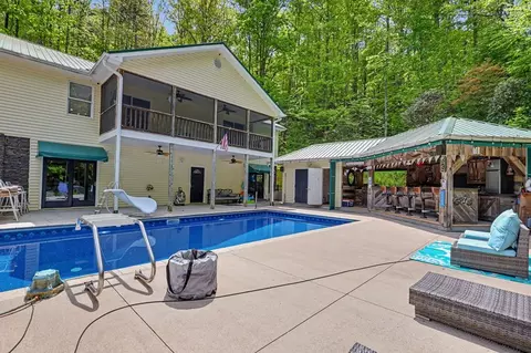 Exterior - 522 Fred Amos Rd, Murphy, NC 28906 photo 4 of 29