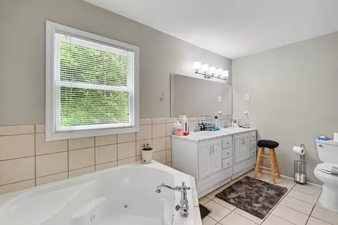 Bath - 522 Fred Amos Rd, Murphy, NC 28906 photo 3 of 5