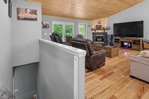 Entry Way - 522 Fred Amos Rd, Murphy, NC 28906 photo 3 of 4