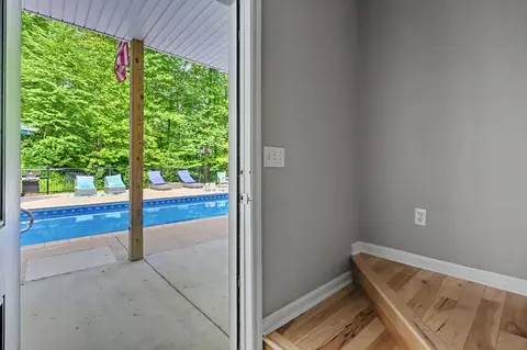 Entry Way - 522 Fred Amos Rd, Murphy, NC 28906 photo 4 of 4