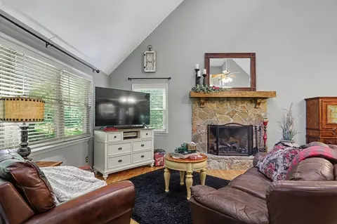 Living - Undisclosed, Murphy, NC 28906 photo 1 of 3
