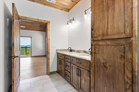 Bath - 590 Spring Branch Dr, Marble, NC 28905 photo 4 of 5