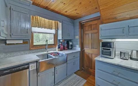 Kitchen - 440 Beaver Ridge Rd, Murphy, NC 28906 photo 3 of 4