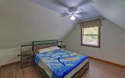 Bedroom - 440 Beaver Ridge Rd, Murphy, NC 28906 photo 2 of 10