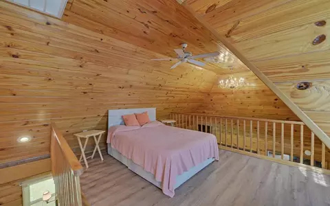 Bedroom - 440 Beaver Ridge Rd, Murphy, NC 28906 photo 3 of 10