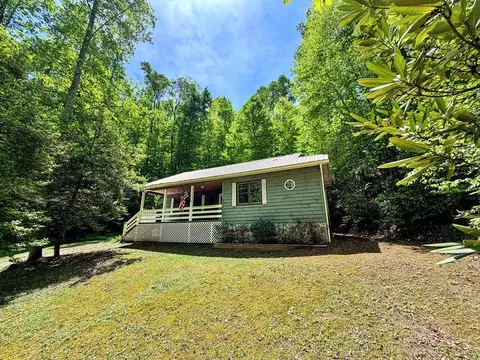 175 Cougar Ln, Whittier, NC 28789