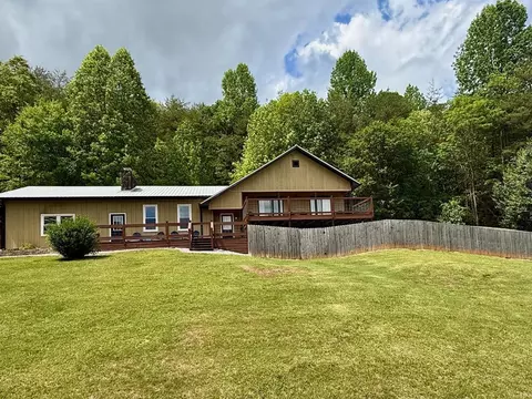 876 Gibson Hill Rd, Hiawassee, GA 30546