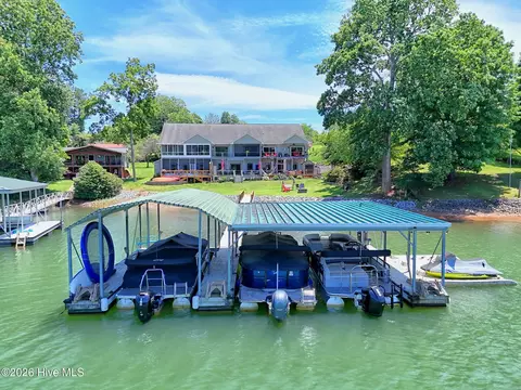 209 N Berrong St # B, Hiawassee, GA 30546