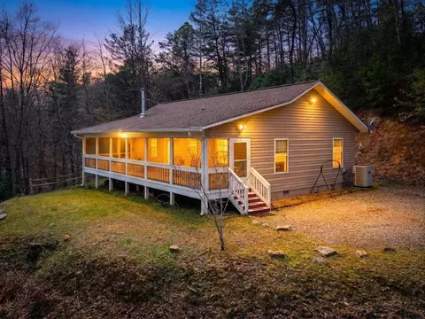 145 Raymond Wilson Rd, Topton, NC 28781