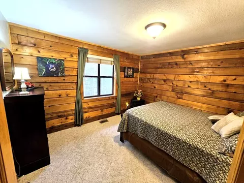 Bedroom - 245 Sunnie Ln, Murphy, NC 28906 photo 4 of 5