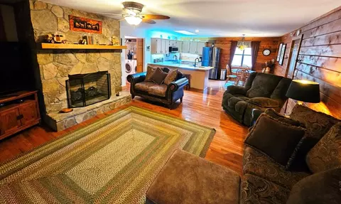 Living - 245 Sunnie Ln, Murphy, NC 28906 photo 2 of 2