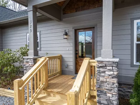 Exterior - 325 River Mountain Rd, Murphy, NC 28906 photo 2 of 10