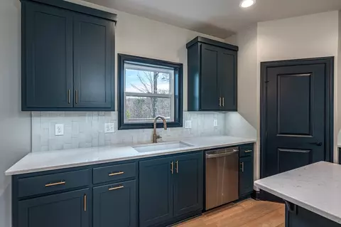 Kitchen - 325 River Mountain Rd, Murphy, NC 28906 photo 2 of 8