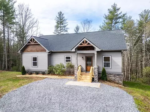 Exterior - 325 River Mountain Rd, Murphy, NC 28906 photo 3 of 10