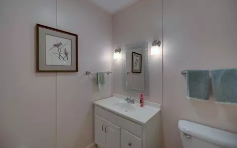 Bath - 1082 Valley River Ave, Murphy, NC 28906 photo 2 of 5