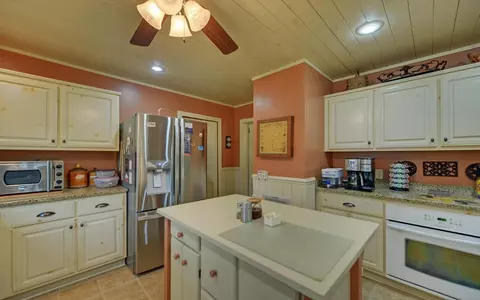 Kitchen - 1082 Valley River Ave, Murphy, NC 28906 photo 2 of 6