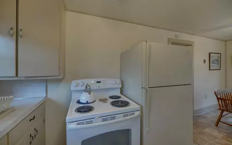 Kitchen - 1082 Valley River Ave, Murphy, NC 28906 photo 5 of 6