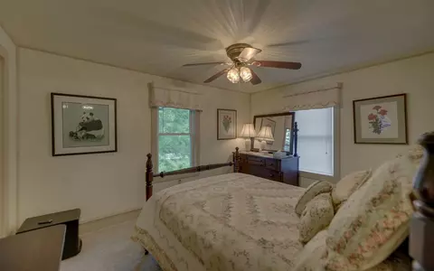 Bedroom - 1082 Valley River Ave, Murphy, NC 28906 photo 4 of 5