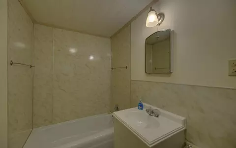 Bath - 1082 Valley River Ave, Murphy, NC 28906 photo 5 of 5