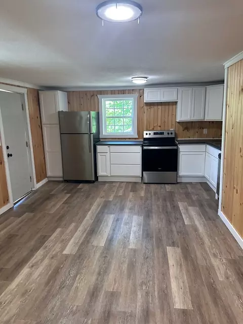 Kitchen - 81 Hill St, Murphy, NC 28906 photo 2 of 2