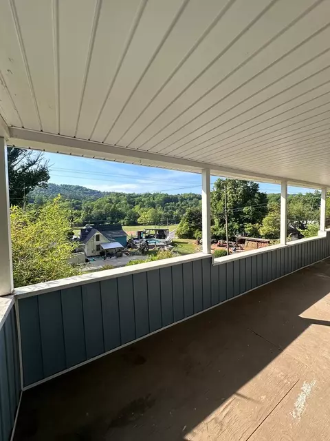 Exterior - 81 Hill St, Murphy, NC 28906 photo 2 of 6