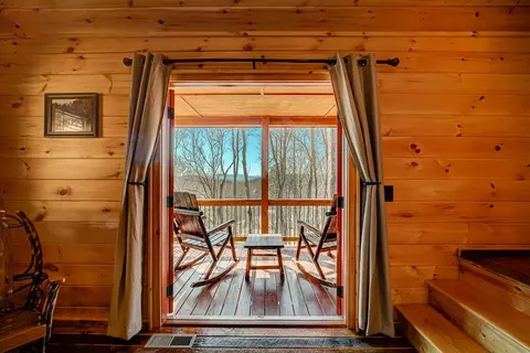 900 Cherokee Oaks Dr, Murphy, NC 28906