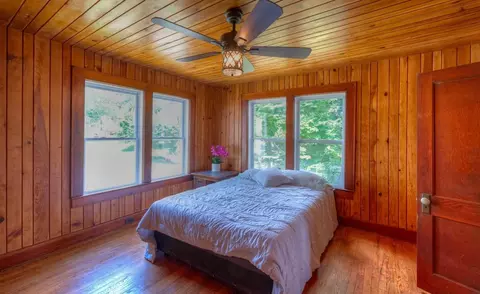 Bedroom - 849 Valley River Ave, Murphy, NC 28906 photo 9 of 11