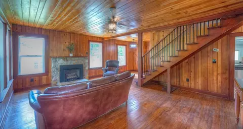 Living - 849 Valley River Ave, Murphy, NC 28906 photo 2 of 5