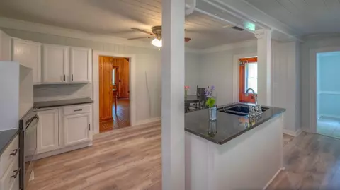 Entry Way - 849 Valley River Ave, Murphy, NC 28906 photo 3 of 7
