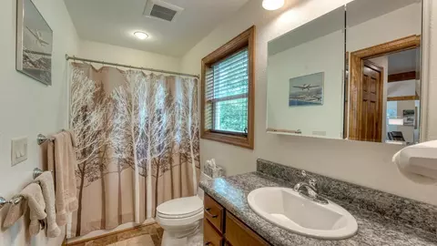 Bath - 515 Barlow Fields Dr, Hayesville, NC 28904 photo 1 of 3