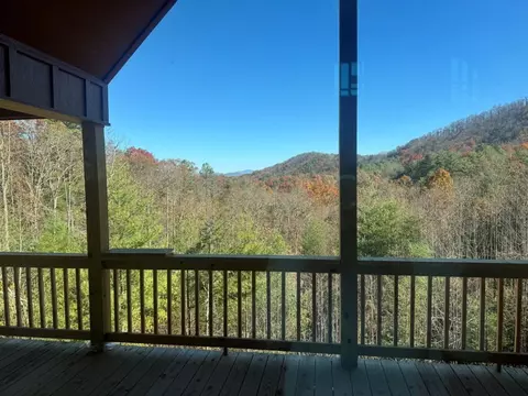 687 Point Overlook Trl, Murphy, NC 28906 photo 3