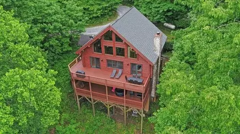 135 Ridge Top Dr, Nantahala, NC 28781