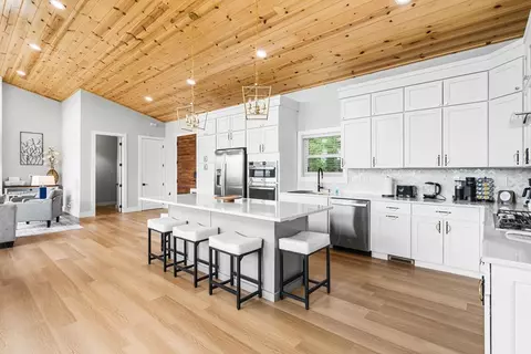 Kitchen - 372 Heritage Trl, Murphy, NC 28906 photo 3 of 7