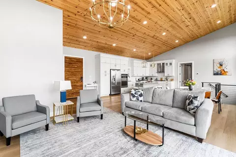 Living - 372 Heritage Trl, Murphy, NC 28906 photo 3 of 8