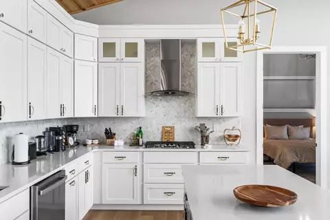 Kitchen - 372 Heritage Trl, Murphy, NC 28906 photo 4 of 7