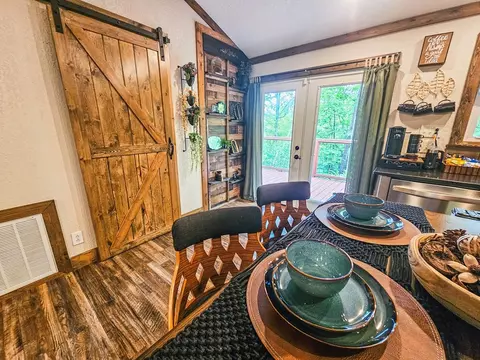Dining - 210 Hedden Rd, Murphy, NC 28906 photo 1 of 1