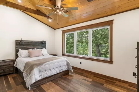 Bedroom - 184 Nature Valley Trl, Murphy, NC 28906 photo 1 of 10