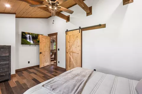 Bedroom - 184 Nature Valley Trl, Murphy, NC 28906 photo 6 of 10