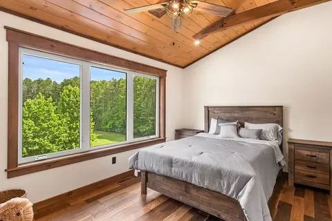 Bedroom - 184 Nature Valley Trl, Murphy, NC 28906 photo 3 of 10