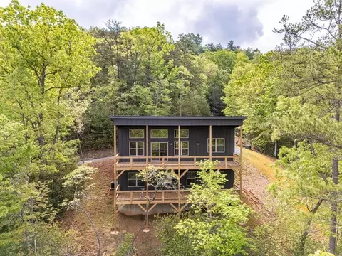 390 Fiddlers Way, Brasstown, NC 28902