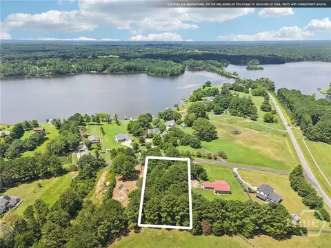 1040 Twin Rivers Rd, Greensboro, GA 30642
