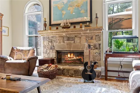Living - 1071 Riverhill Dr, Bishop, GA 30621 photo 2 of 4