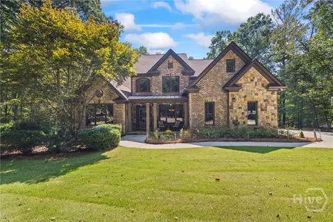 1071 Riverhill Dr, Bishop, GA 30621