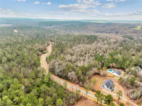 742 Harmony Gates Dr, Commerce, GA 30529 photo 2