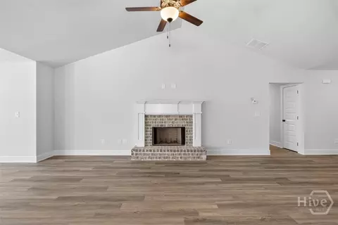 Living - 125 Chad Walk #61, Statham, GA 30666 photo 2 of 5