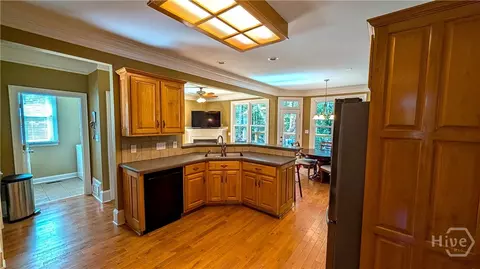 Kitchen - 1141 Southwind Dr, Bishop, GA 30621 photo 2 of 3
