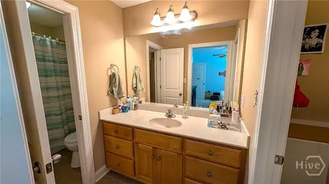 Bath - 1141 Southwind Dr, Bishop, GA 30621 photo 8 of 9