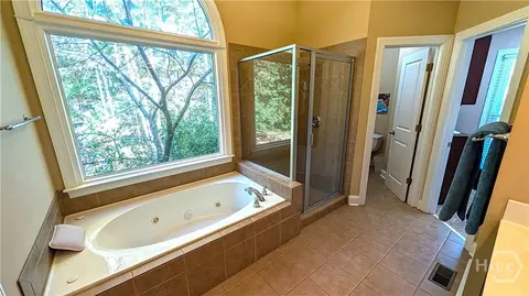 Bath - 1141 Southwind Dr, Bishop, GA 30621 photo 3 of 9
